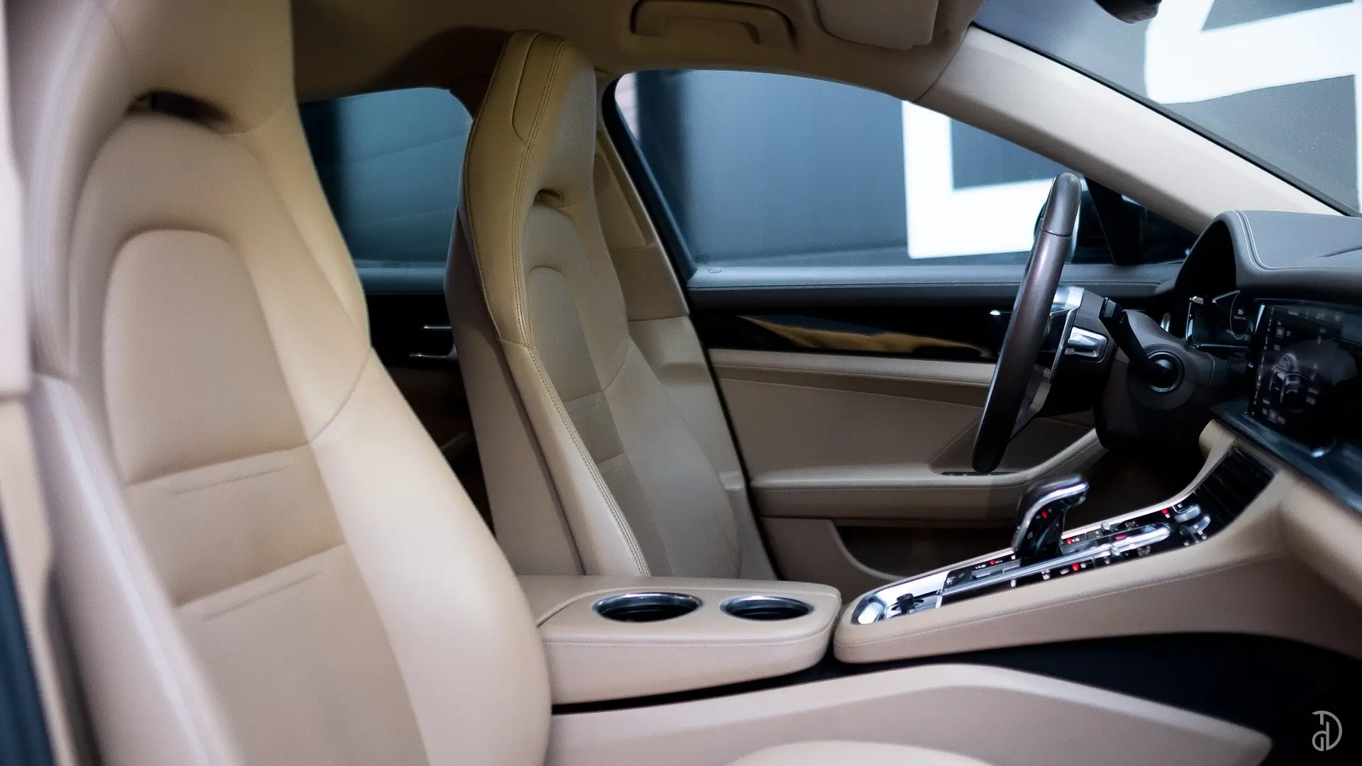 Аренда Porsche Panamera 4S в Сочи. Фото 12