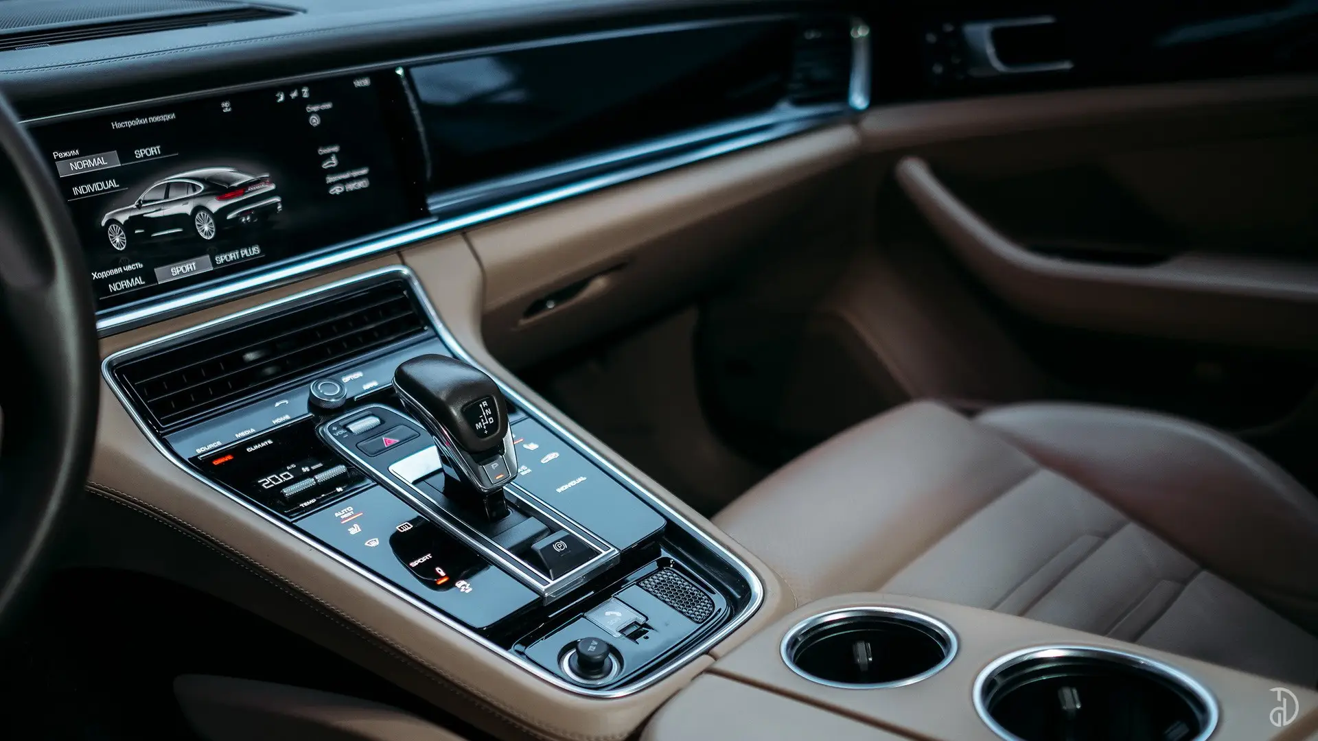 Аренда Porsche Panamera 4S в Санкт-Петербурге. Фото 9