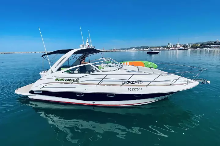 Аренда моторной яхты Doral Elegante 38