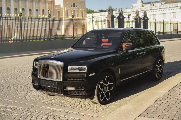 Аренда Rolls-Royce Cullinan в Санкт-Петербурге