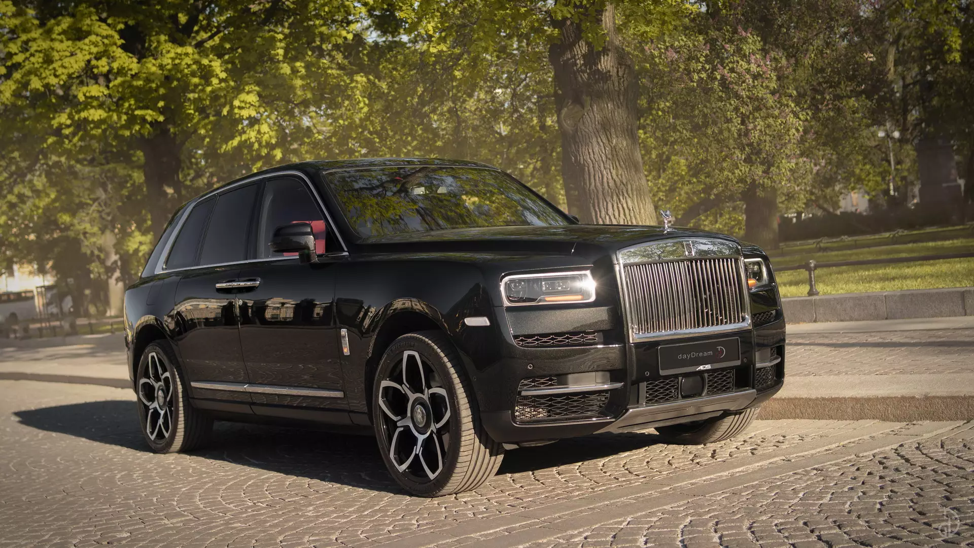 Аренда Rolls-Royce Cullinan в Москве. Фото 2