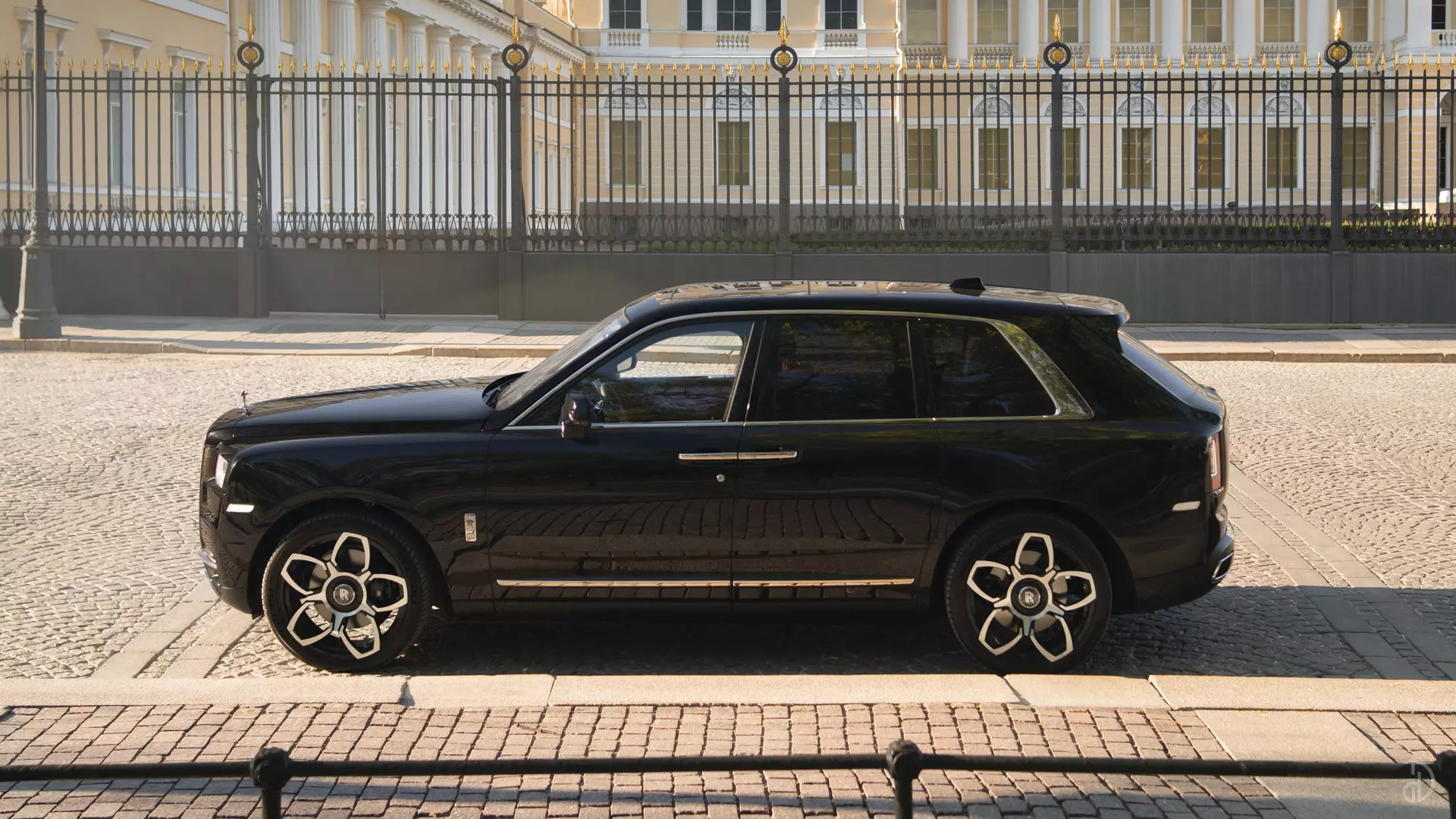 Аренда Rolls-Royce Cullinan в Москве. Фото 4
