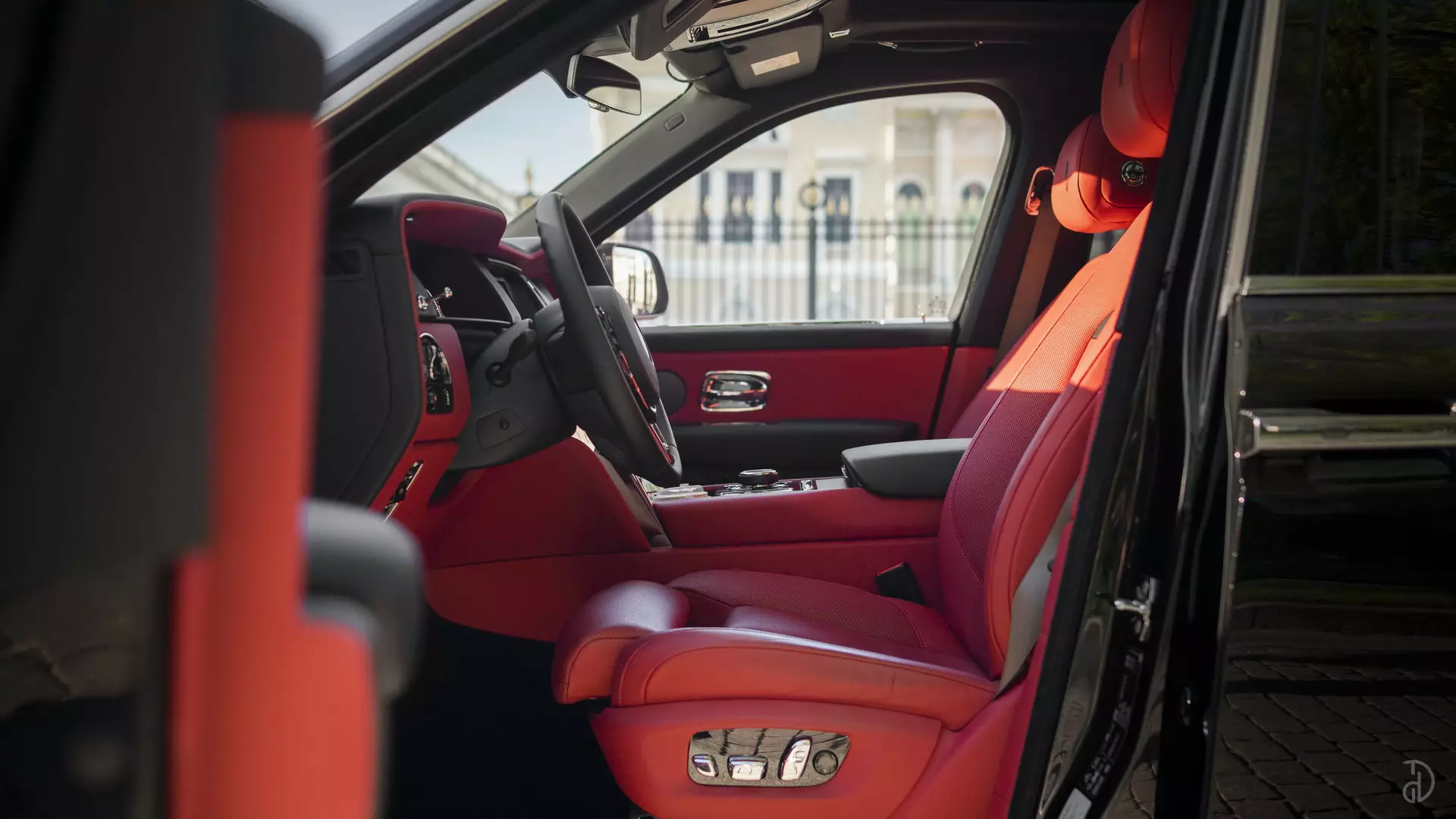 Аренда Rolls-Royce Cullinan в Москве. Фото 7