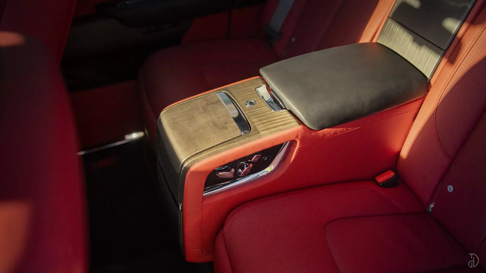 Аренда Rolls-Royce Cullinan в Москве. Фото 11