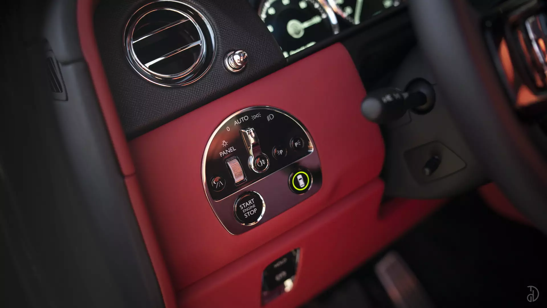 Аренда Rolls-Royce Cullinan в Москве. Фото 12