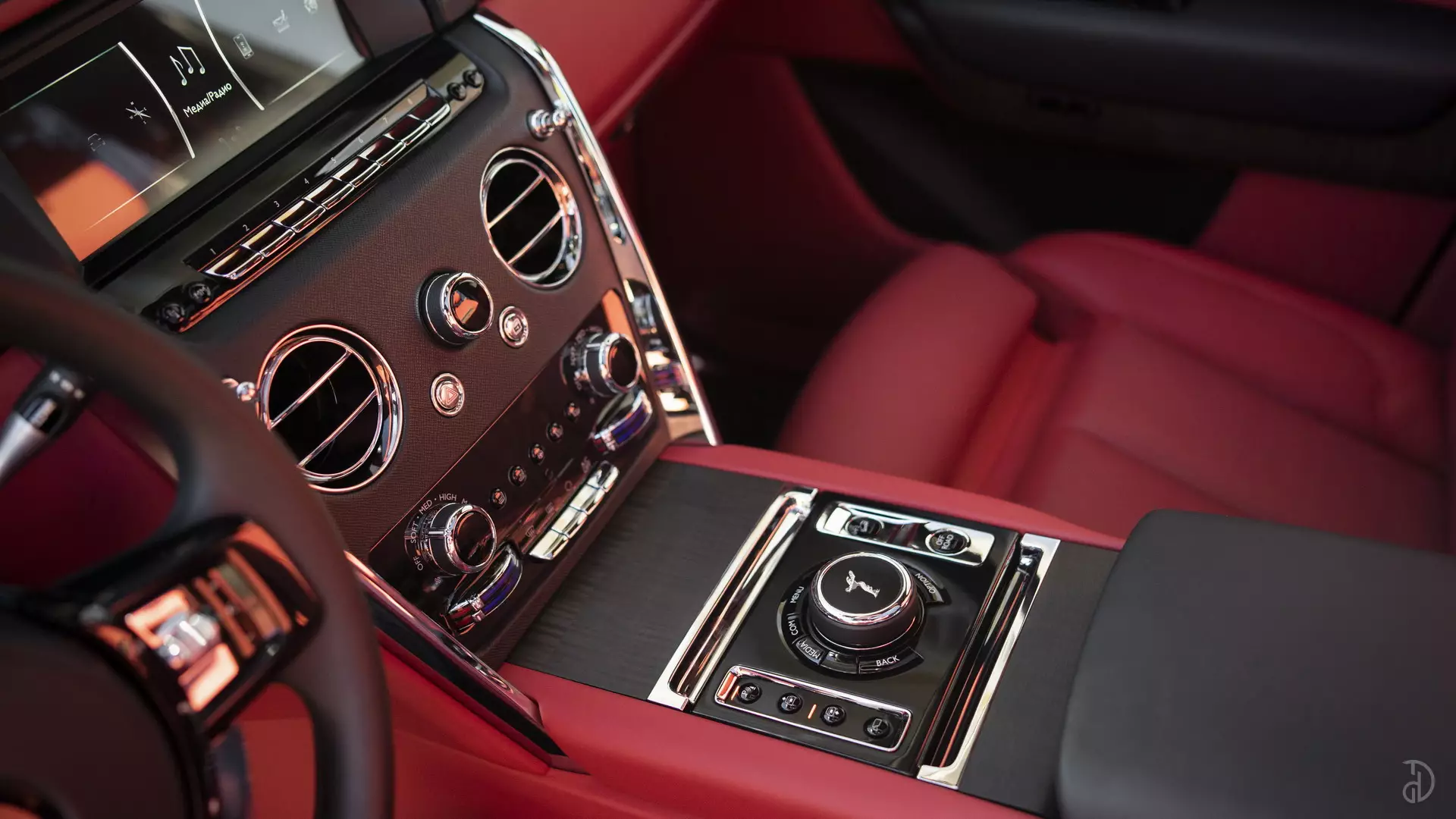 Аренда Rolls-Royce Cullinan в Москве. Фото 13