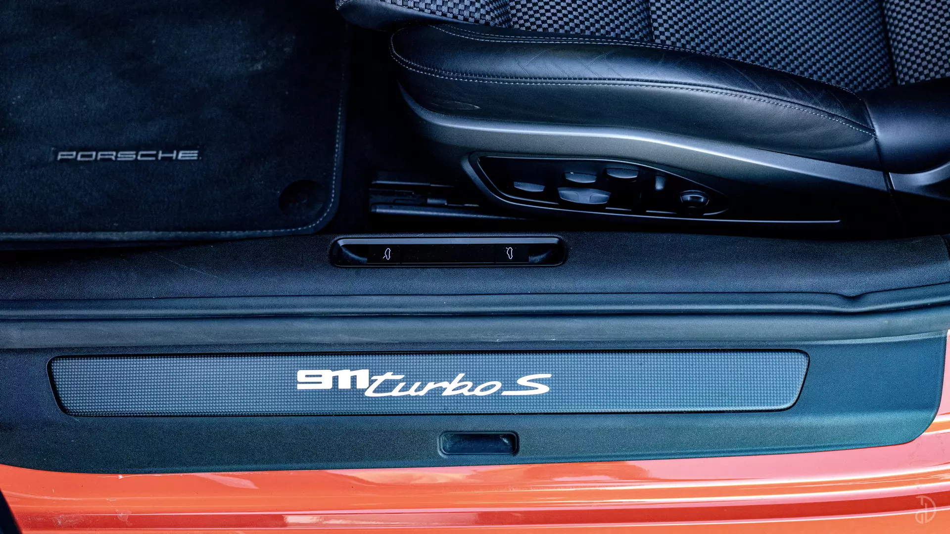 Аренда Porsche 911 Turbo S. Фото 15