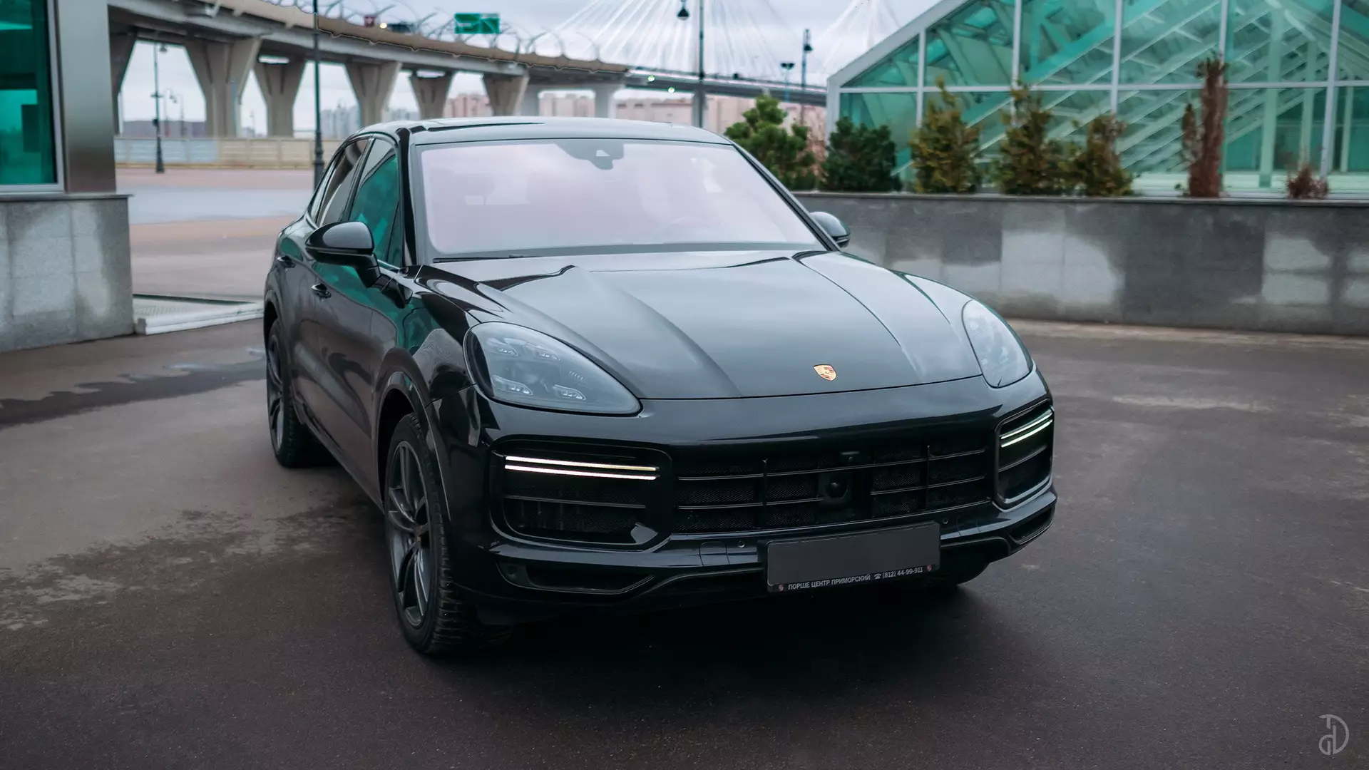 Аренда Porsche Cayenne Turbo в Санкт-Петербурге. Фото 2