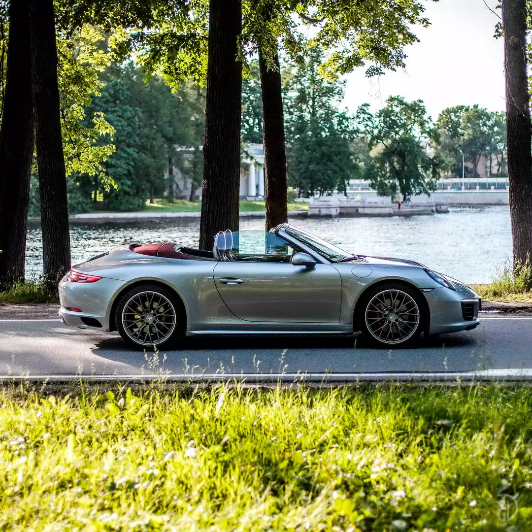 Аренда Porsche 911 Carrera 4S Cabriolet в Москве по лучшей цене на сутки и  более