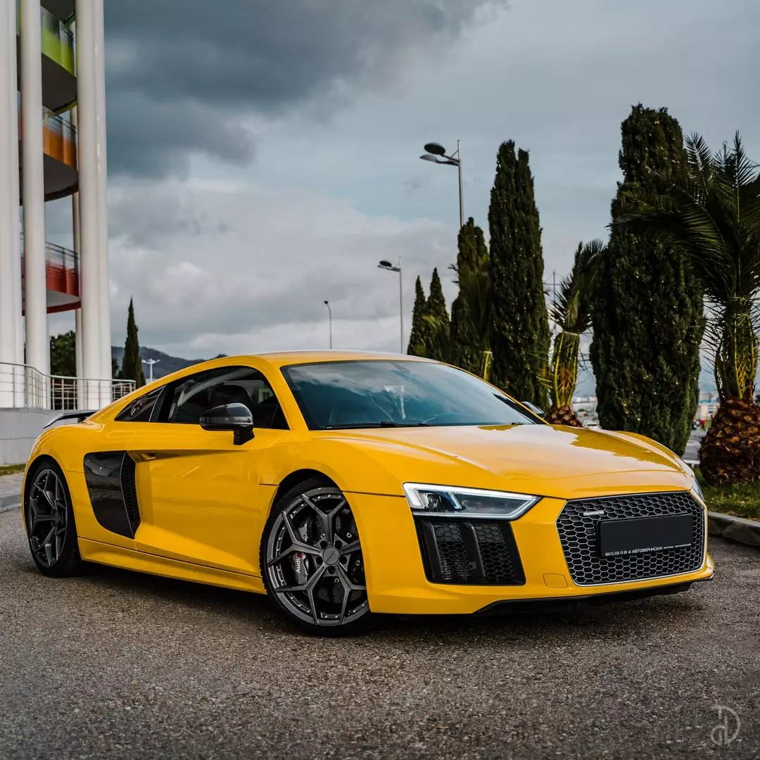 Audi R8