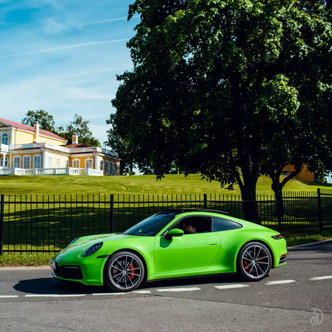 Аренда Porsche 911 Carrera 4S 992 в СПб без водителя. Прокат Порше 911  карера
