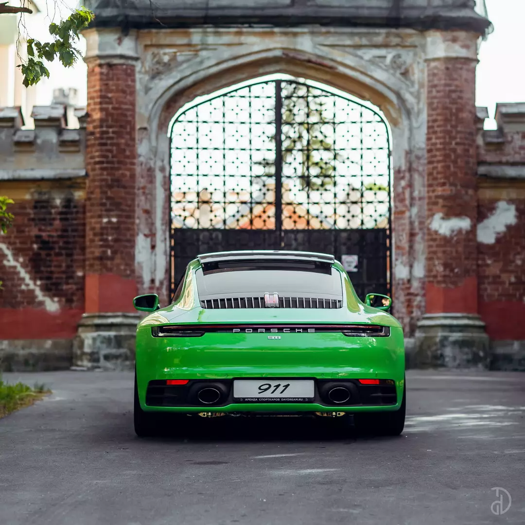 Аренда Porsche 911 Carrera 4S 992 в СПб без водителя. Прокат Порше 911  карера