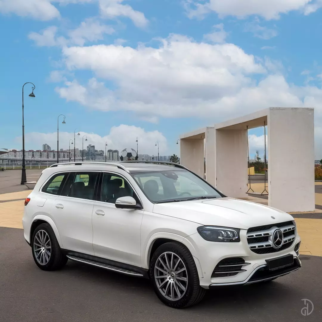 Аренда Mercedes-Benz GLS 450 в Санкт-Петербурге без водителя