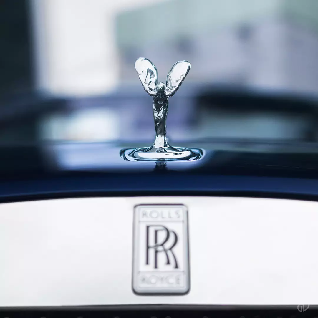 Аренда Rolls Royce Dawn в Санкт-Петербурге без водителя