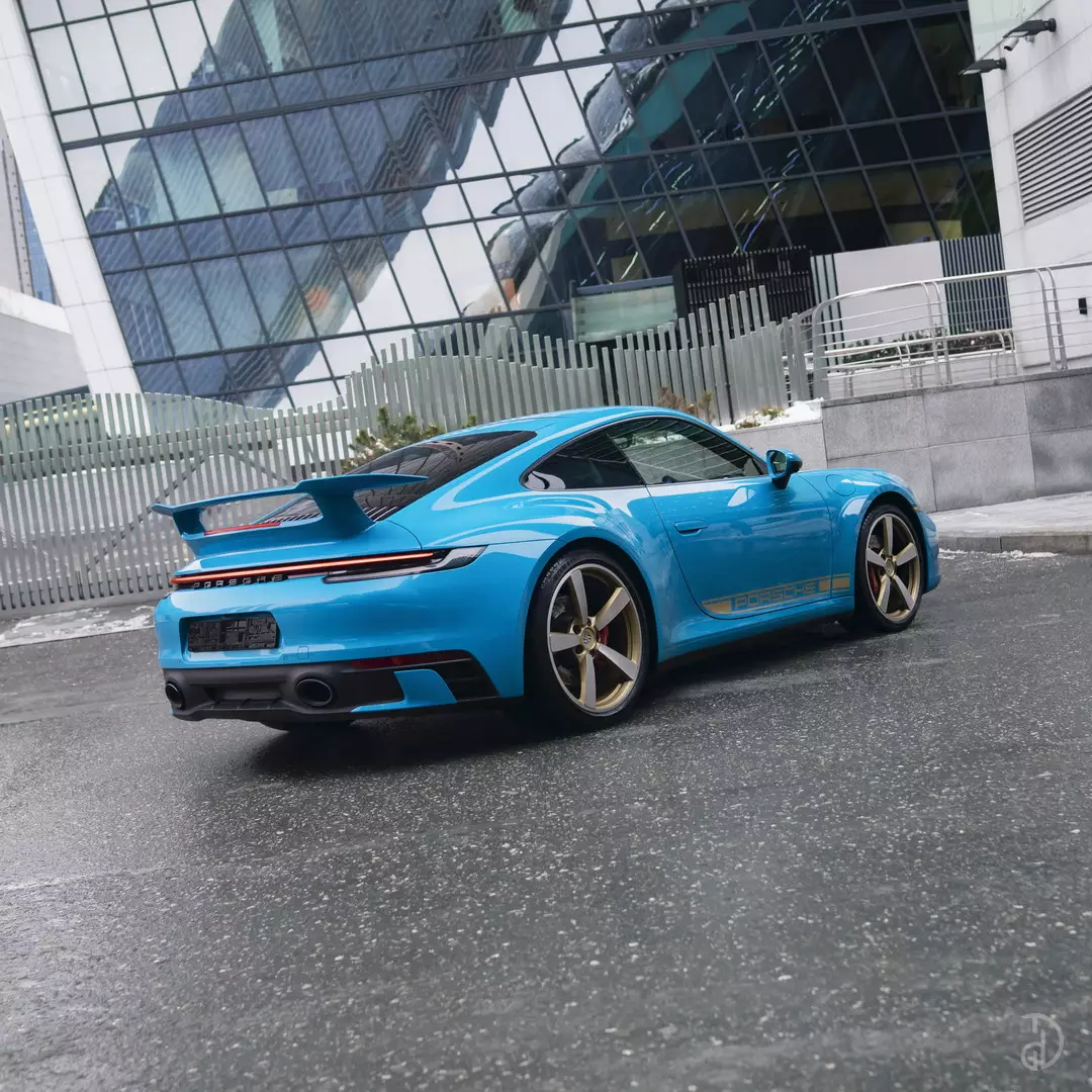 Аренда Porsche 911 Carrera 4S Miami Blue в Санкт-Петербурге от 1 суток