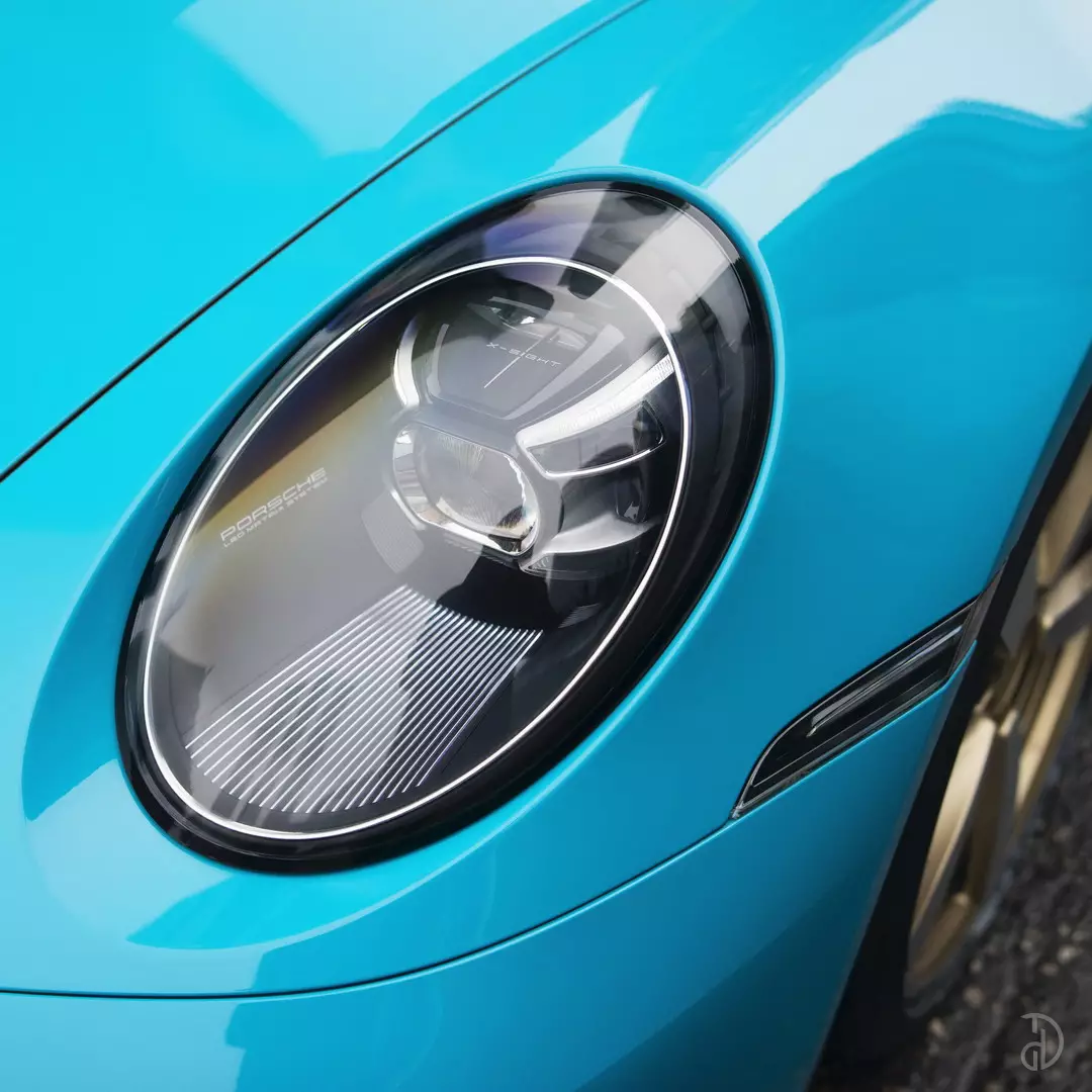 Аренда Porsche 911 Carrera 4S Miami Blue в Сочи без водителя