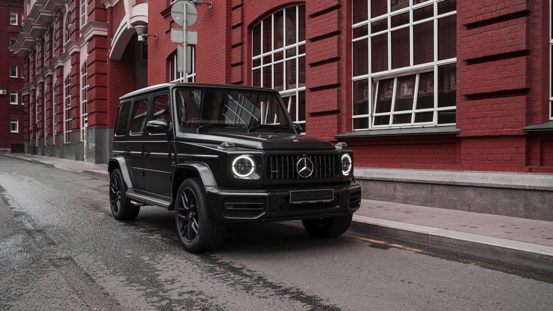 Аренда Гелендвагена Mercedes G 63 AMG (черный матовый) в Санкт-Петербурге