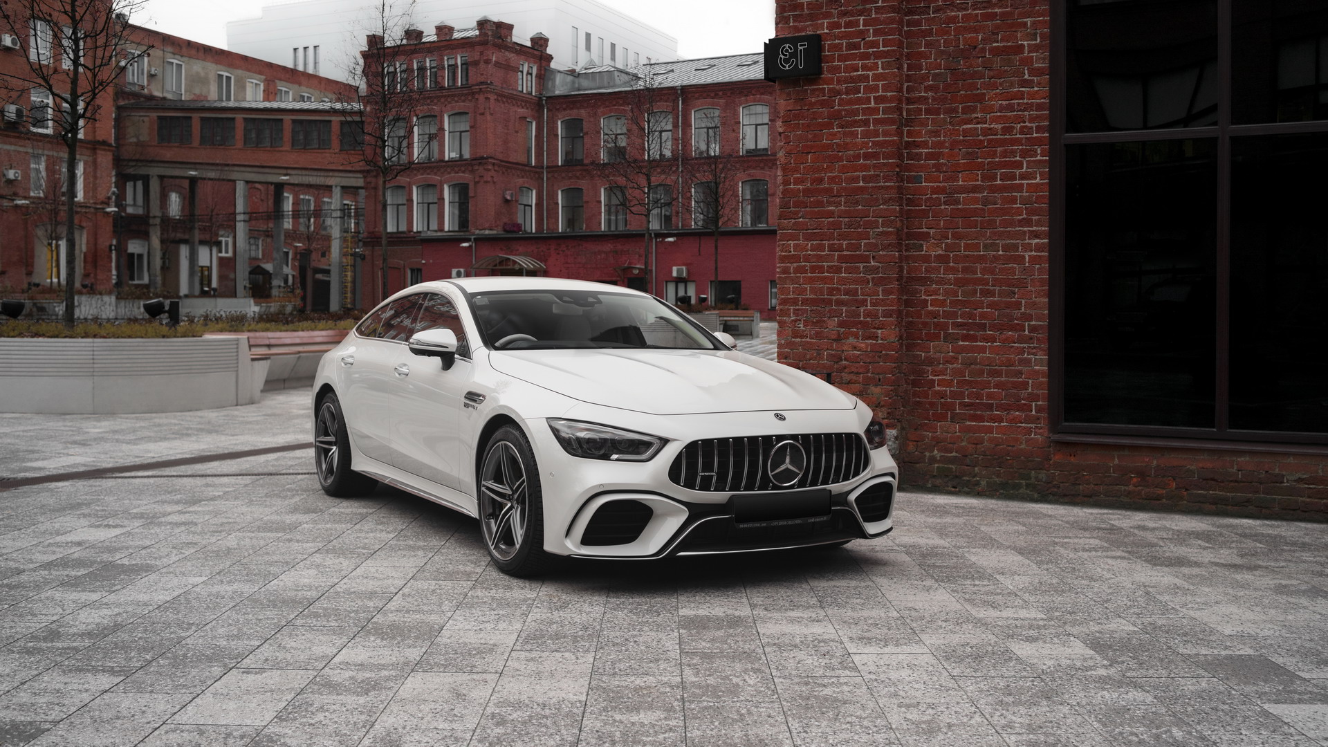 Аренда Mercedes-Benz AMG GT 63s в Санкт-Петербурге