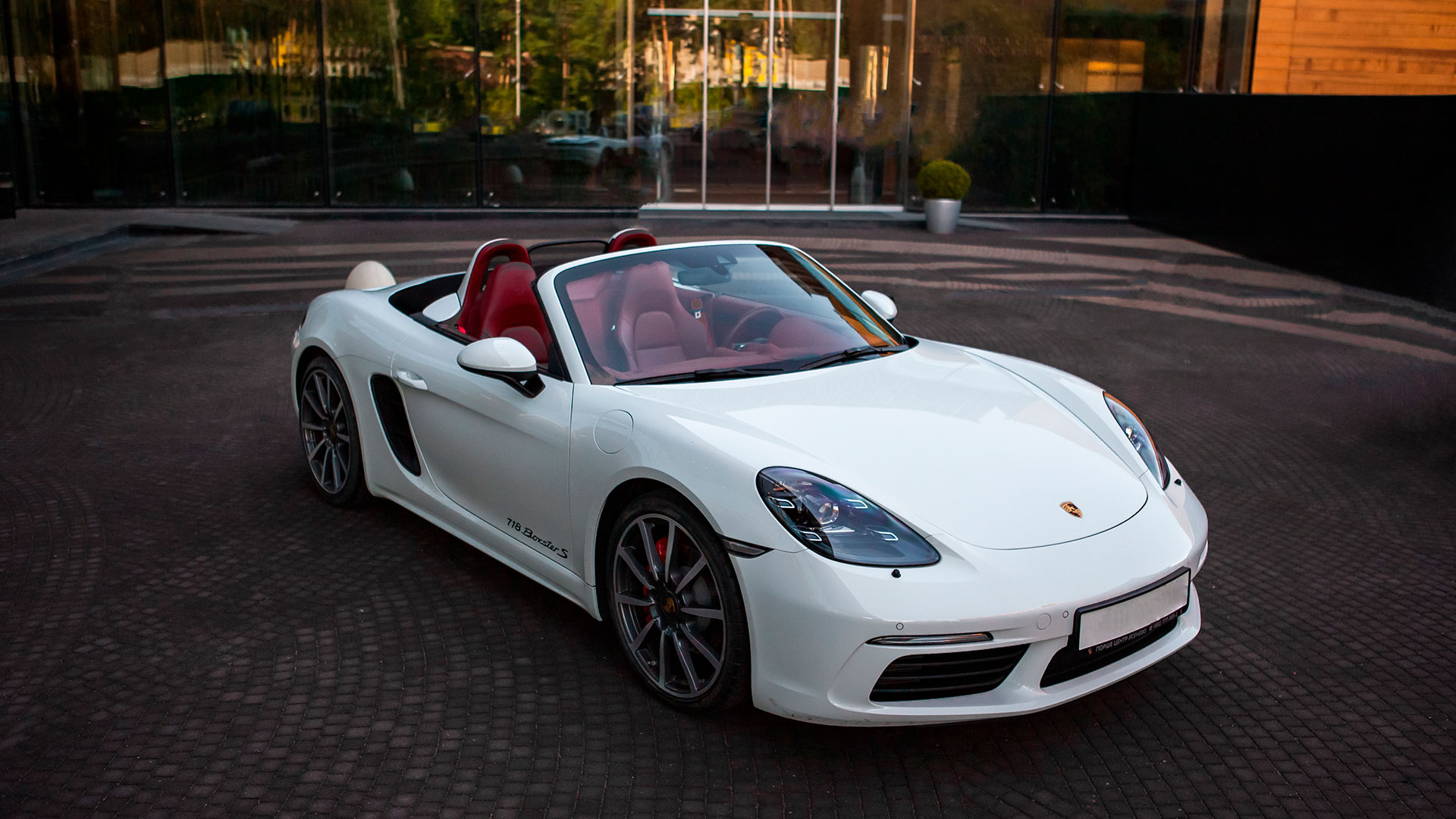 Аренда Porsche Boxster S 718 в Санкт-Петербурге