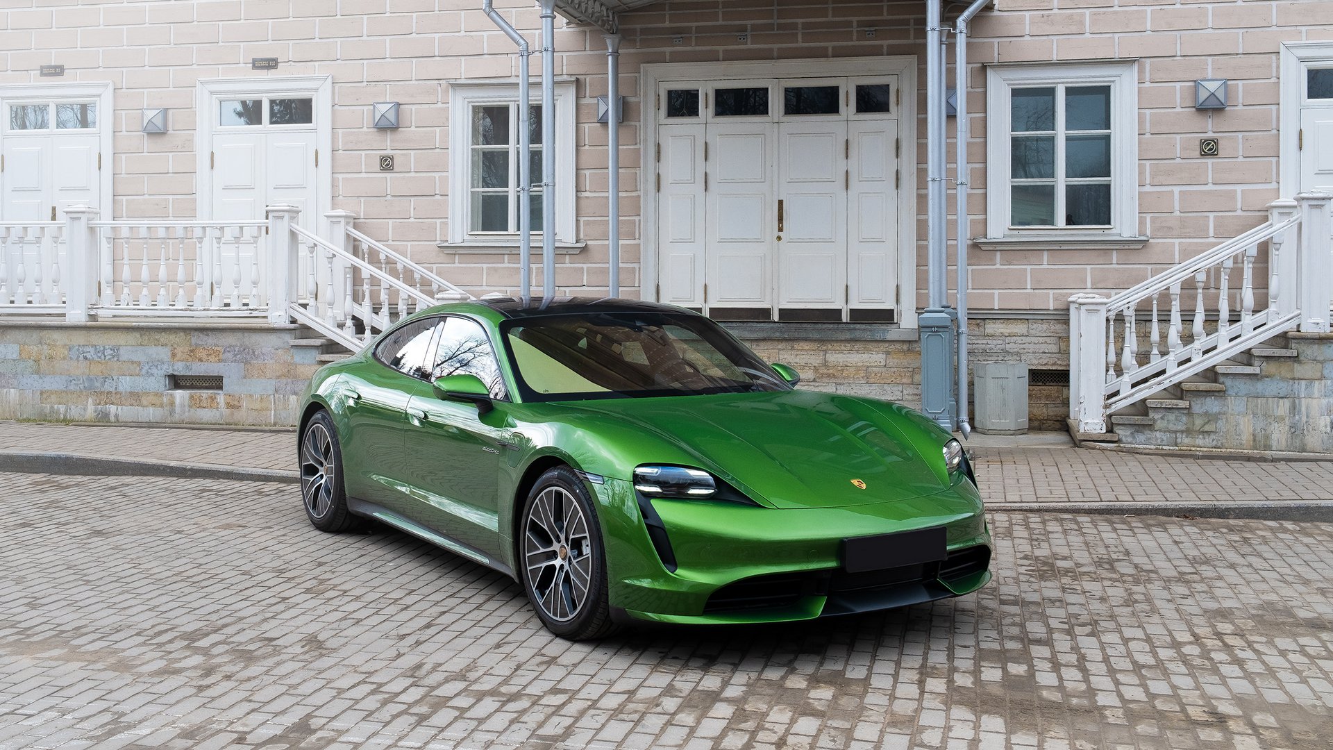 Аренда Porsche Taycan Turbo в Москве
