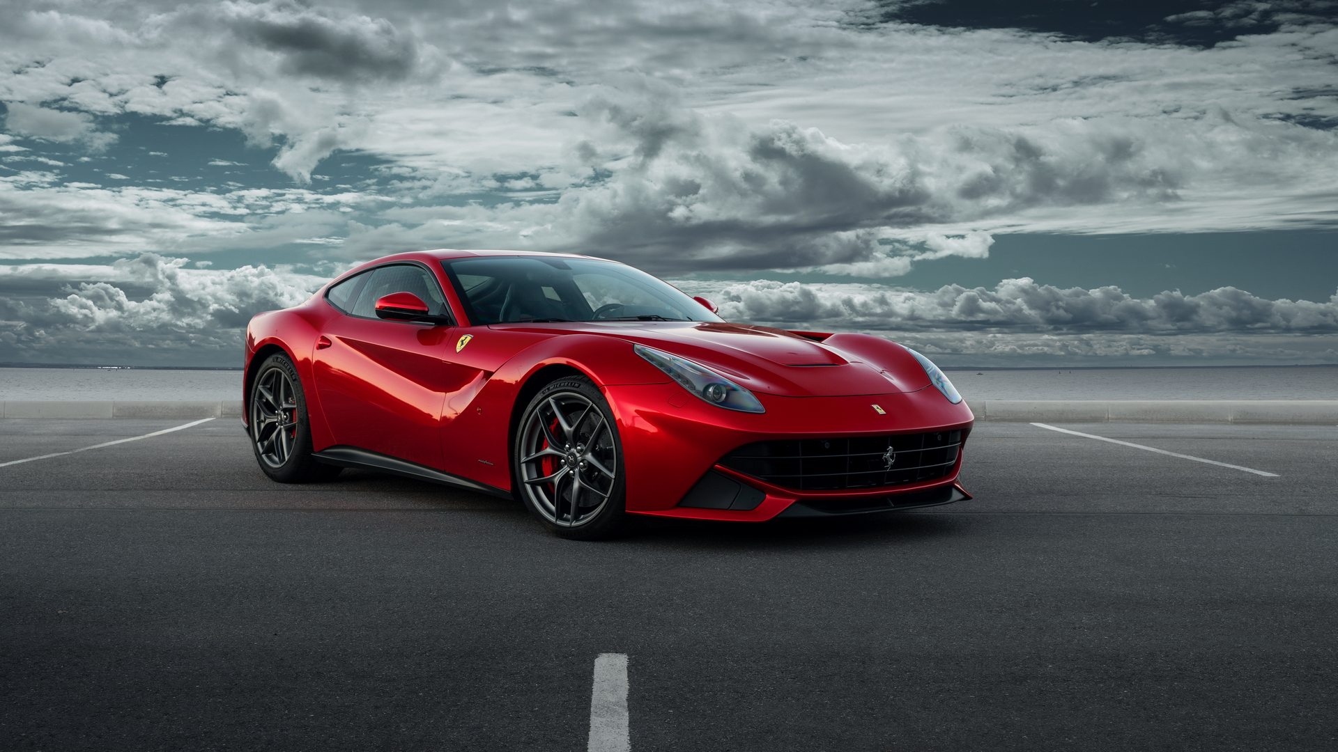 Аренда Ferrari F12 Berlinetta в Санкт-Петербурге
