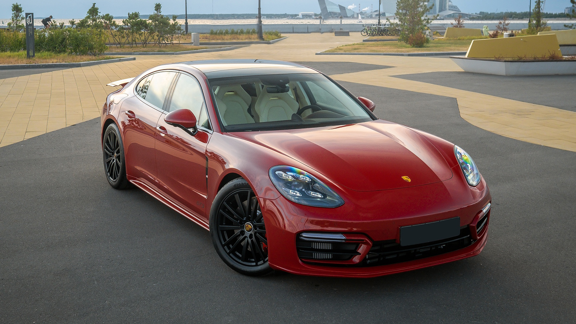 Аренда Porsche Panamera GTS в Санкт-Петербурге