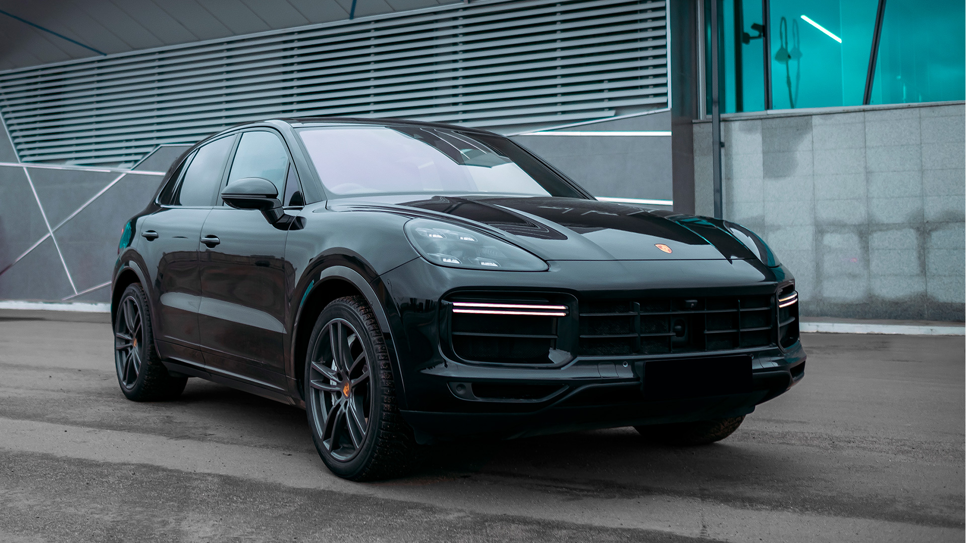 Аренда Porsche Cayenne Turbo в Санкт-Петербурге